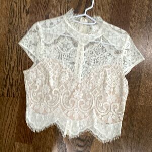 Lace cropped shirt